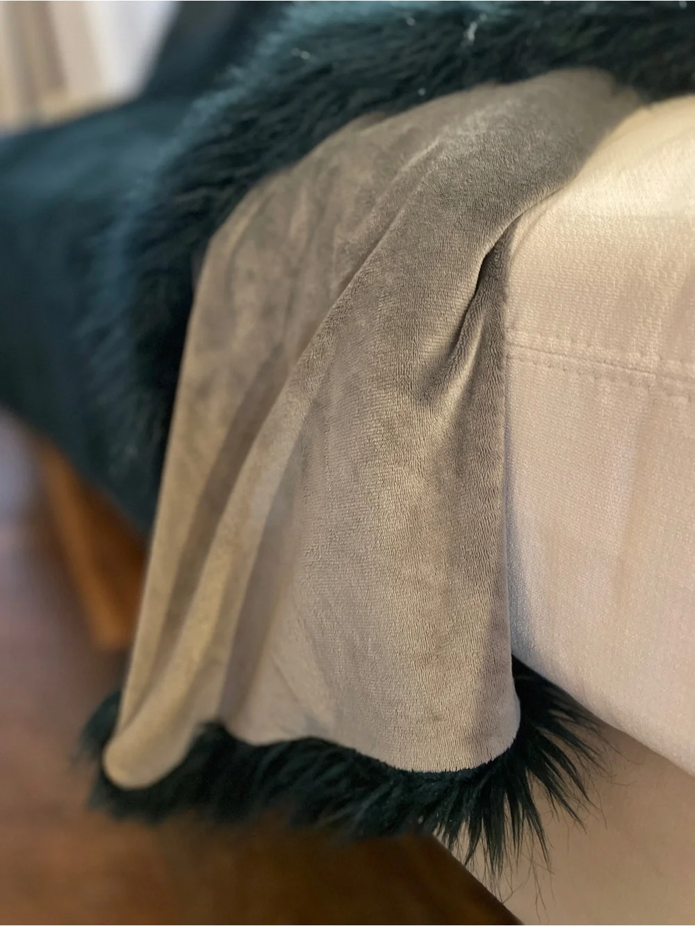 Z Gallerie Ombré Faux Fur Throw | Alpine Fur and Suede backing | Teal and Gre
